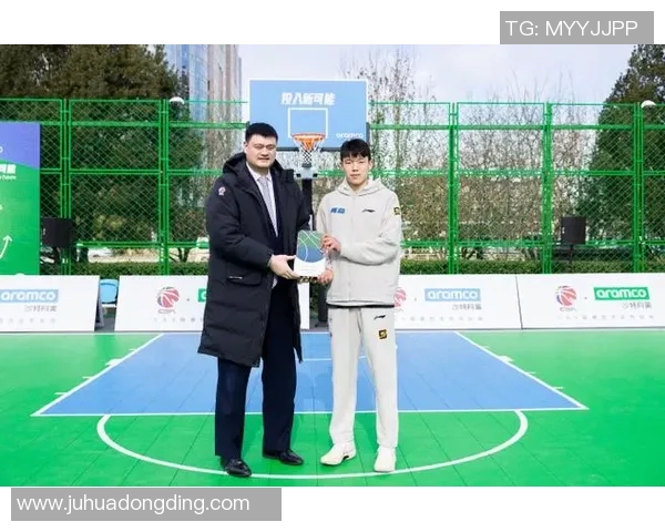 姚明与维生素C的健康之路：从篮球场到营养学的探索与启示