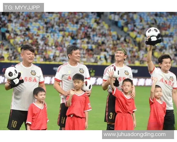 足球明星首秀闪耀登场精彩进球瞬间回顾与分析