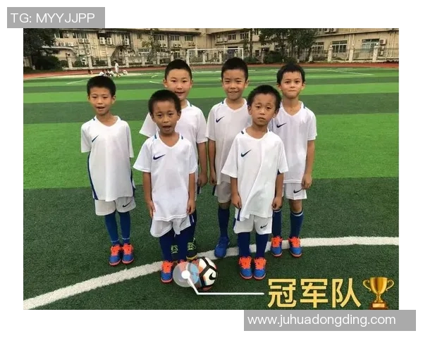 我的足球明星朋友带我领略绿茵场上的激情与梦想