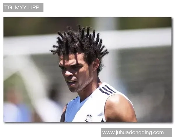 足球明星独特发型大揭秘捆头发的时尚潮流与个性表达 足球明星独特发型大揭秘捆头发的时尚潮流与个性表达